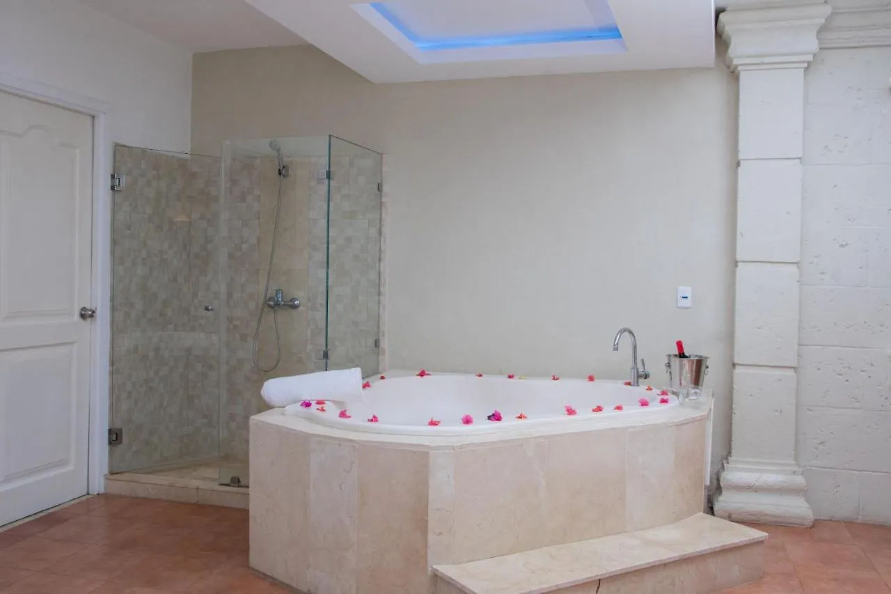 Aparthotel Castillo Real Punta Cana 2*,